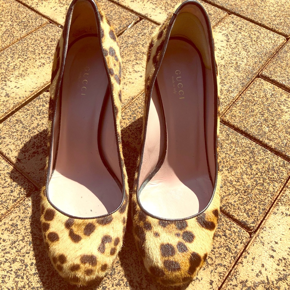 Gucci Two Tone Leopard Print Pony Hair Wedge.